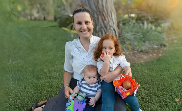 Shiri and Ariel Bibas with Ofri Bibas and her son